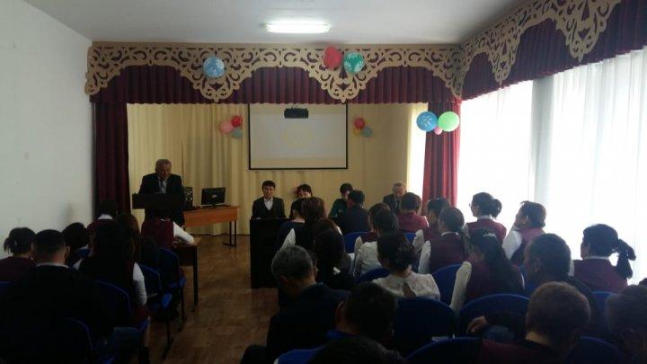 Мектебімізде кәсіподақ комитетінің  5 жылдық есеп беру жиналысы үстінде.