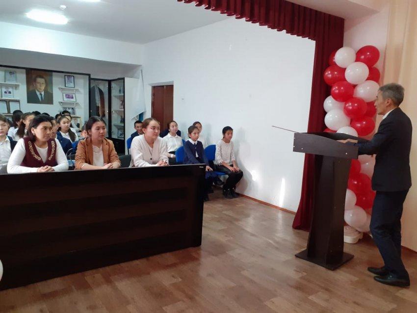 №14 Б. Майлин атындағы орта мектебінде халықаралық "Компьютерлік ғылымдар апталығы" аясында "Қазақстандағы код сағаты" акциясының ашылу салтанаты өтті.