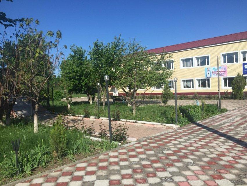 Жамбыл облысы, Жуалы ауданы №14 Б. Майлин атындағы орта мектебінің сыртқы және ішкі безендіруі