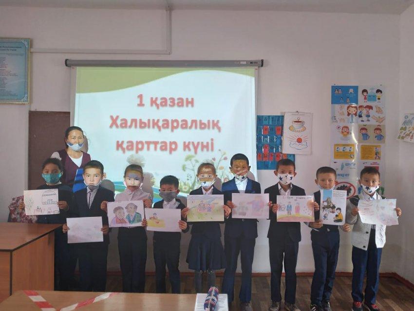 №14 Бейімбет Майлин атындағы орта мектебінде 1 - Қазан Қарттар күніне орай өткізілген іс-шаралар