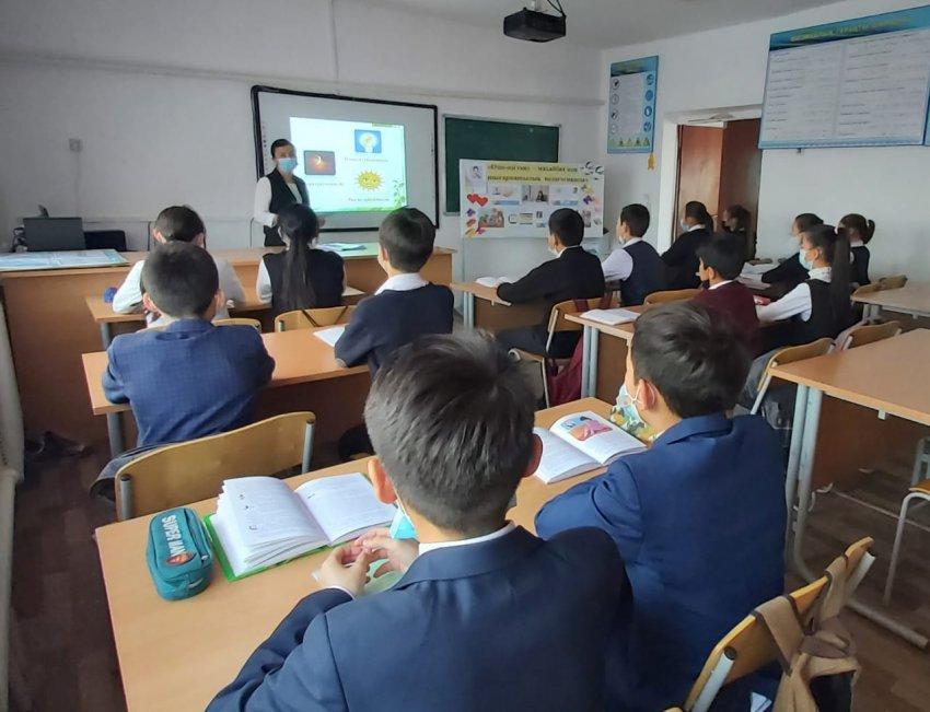 2022 жылдың 7 ақпан күні өзін-өзі тану пәнінің мұғалімі Раимбекова Зарина  7 сынып оқушыларымен "Сүйіспеншілік - өмір негізі" тақырыбында рухани әңгіме өткізді