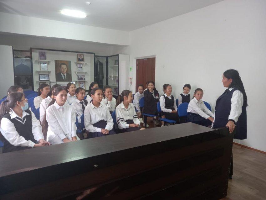 Жасөспірім қыздарға рухани- адамгершілік тәрбие беру бағытында жиналыс өткізілді.