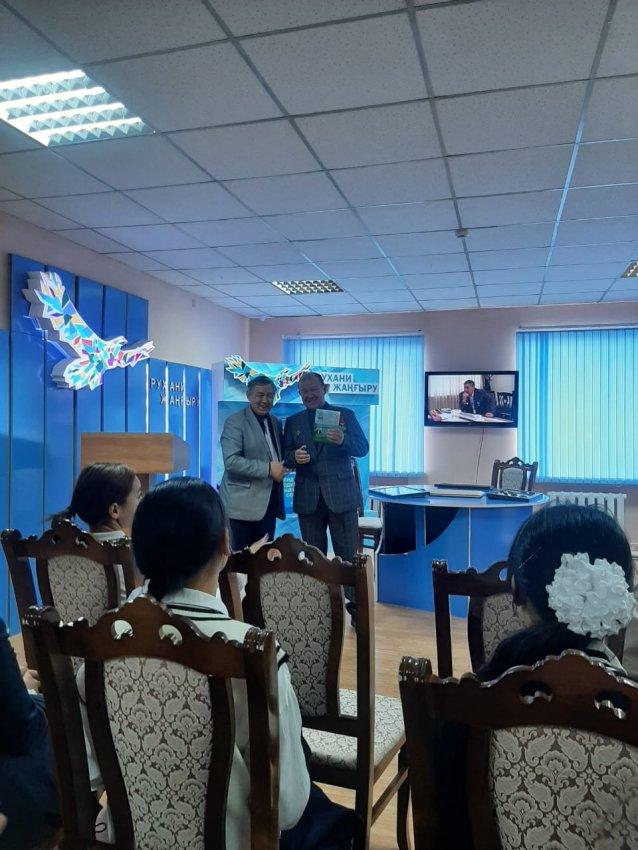 №14 Б.Майлин атындағы орта мектебі оқушыларының қатысуымен Жуалы аудандық тарихи-өлкетану музейінде "Кеңес әскерінің Ауғанстандағы ерлігі" атты тақырыппен Жуалылық Ауған соғысының ардагерлерімен кездесу өткізілді.